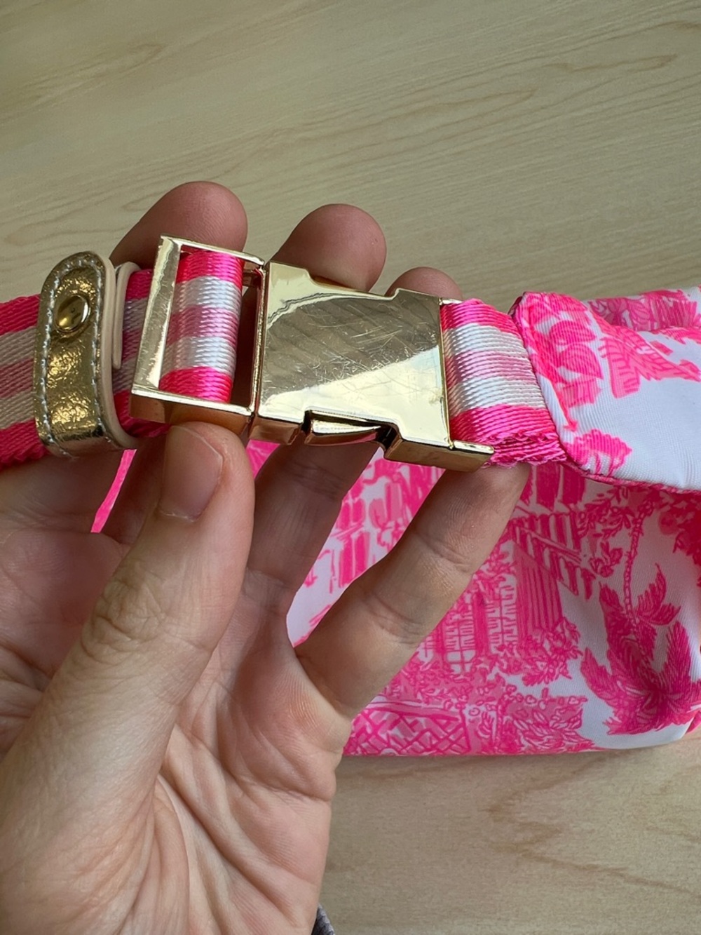Lilly Pulitzer Torrey belt bag fanny pack pink and white gold toile print palm - Picture 5 of 12